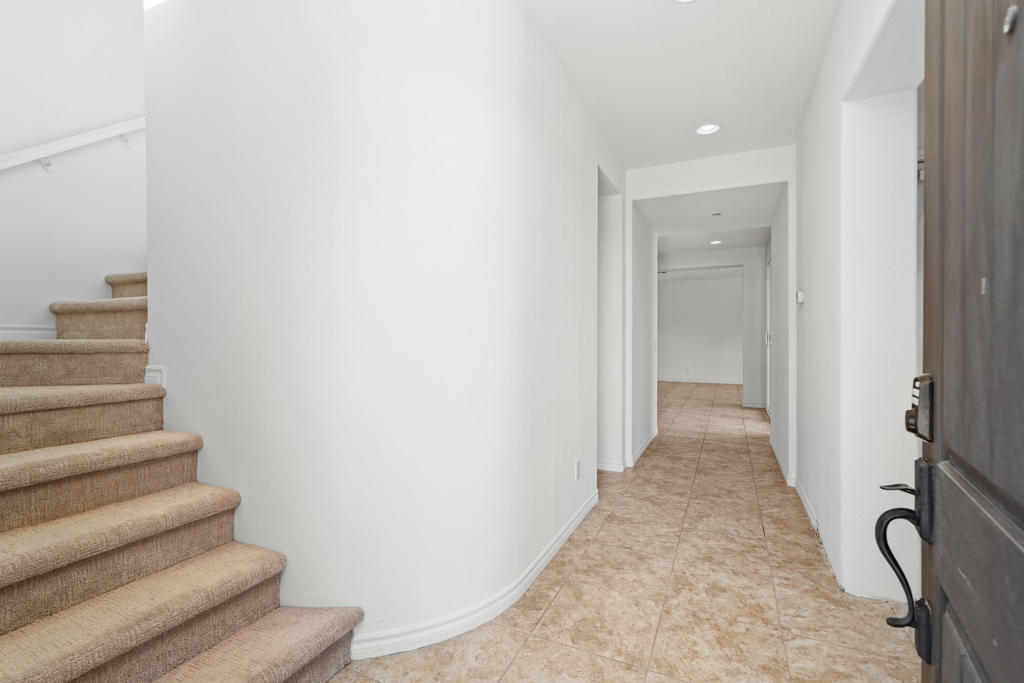 585 Via De La Paz Property Photo 4