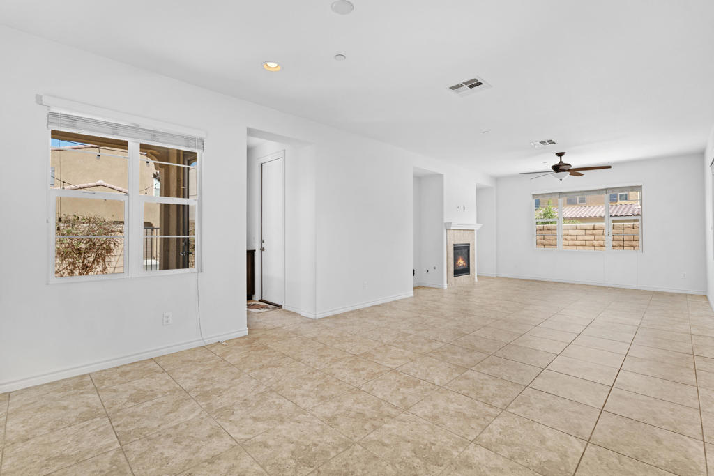 585 Via De La Paz Property Photo 9
