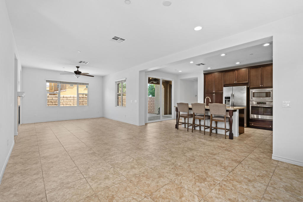 585 Via De La Paz Property Photo 10