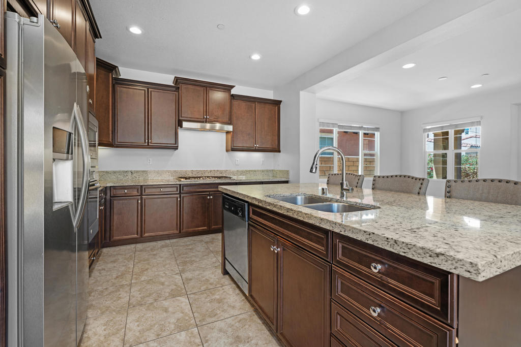 585 Via De La Paz Property Photo 11