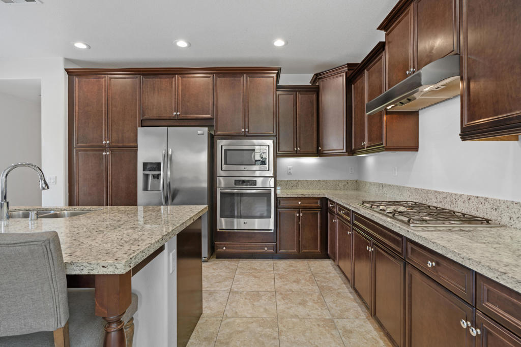 585 Via De La Paz Property Photo 12