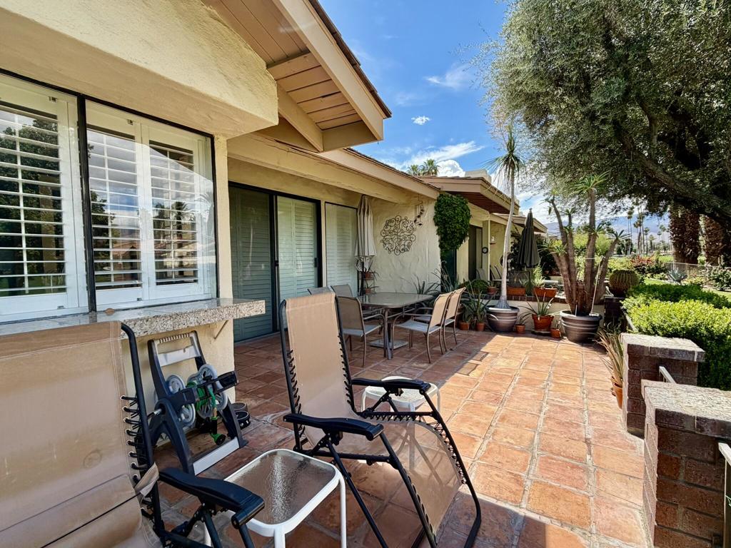 345 Gran Via Property Photo 4