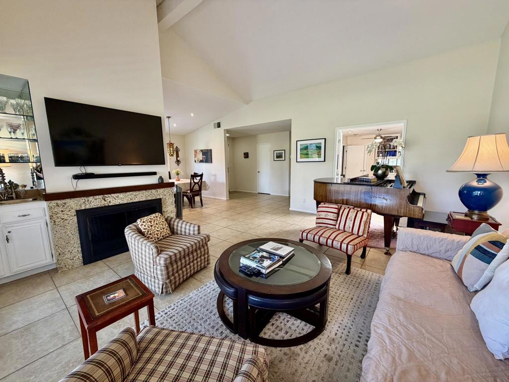 345 Gran Via Property Photo 7
