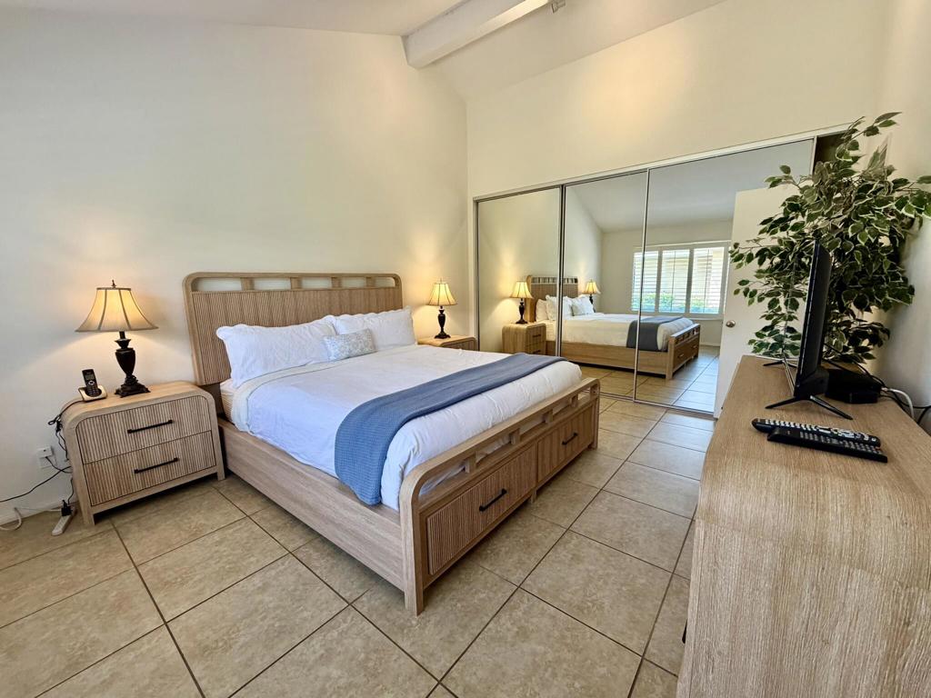 345 Gran Via Property Photo 13