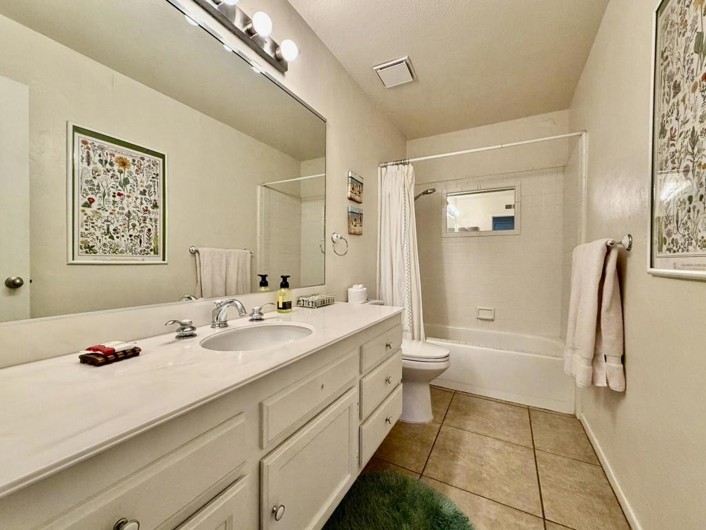 345 Gran Via Property Photo 18