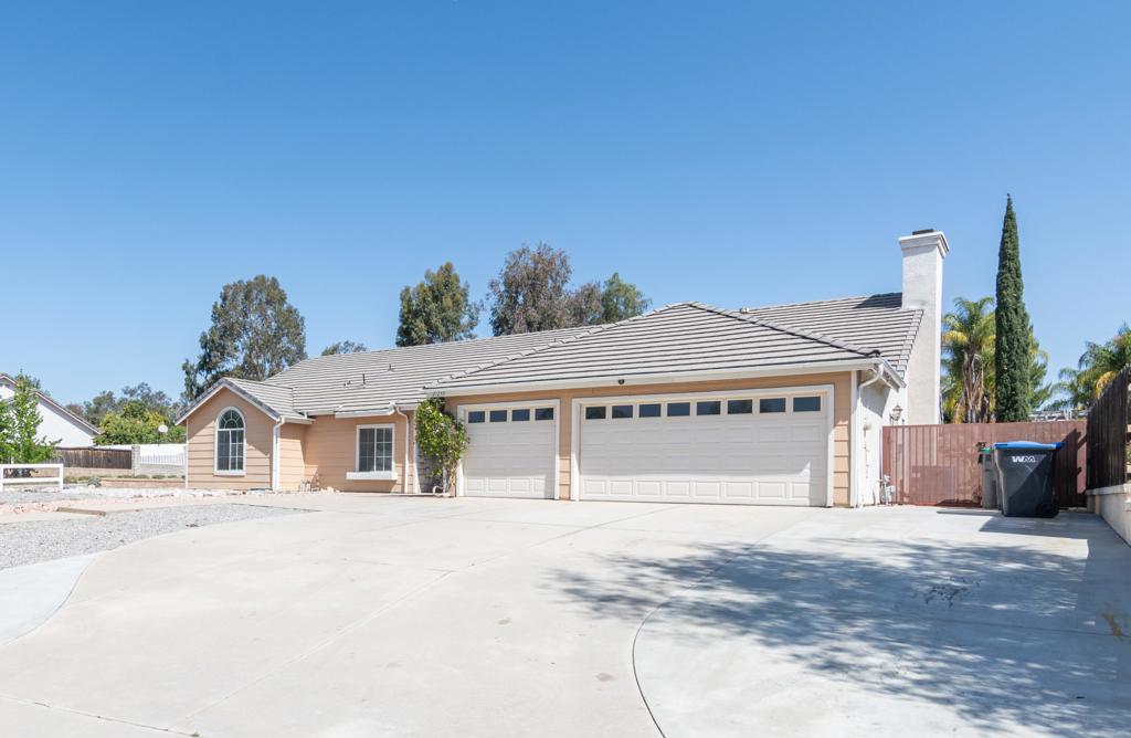 27250 Darlene Drive Property Photo