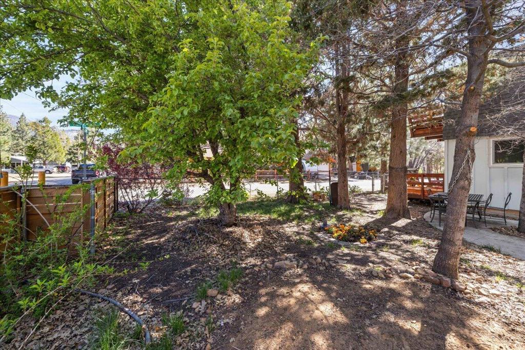 566 Santa Barbara Avenue Property Photo 6