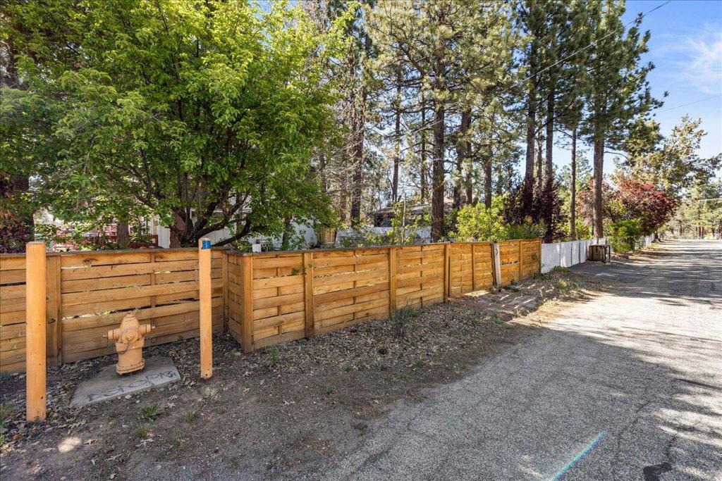 566 Santa Barbara Avenue Property Photo 7