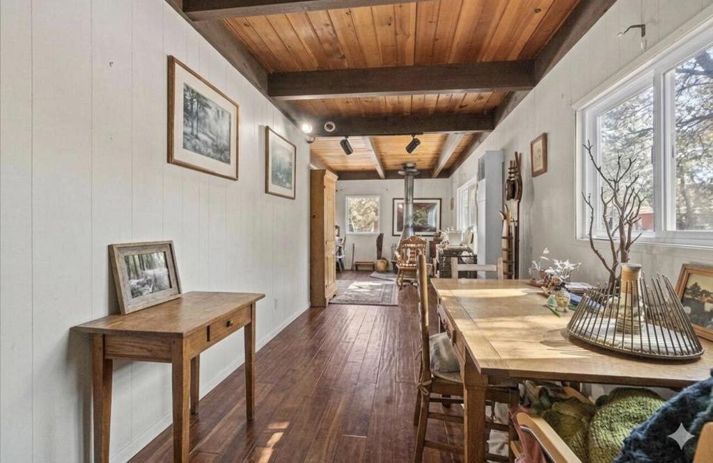 566 Santa Barbara Avenue Property Photo 18