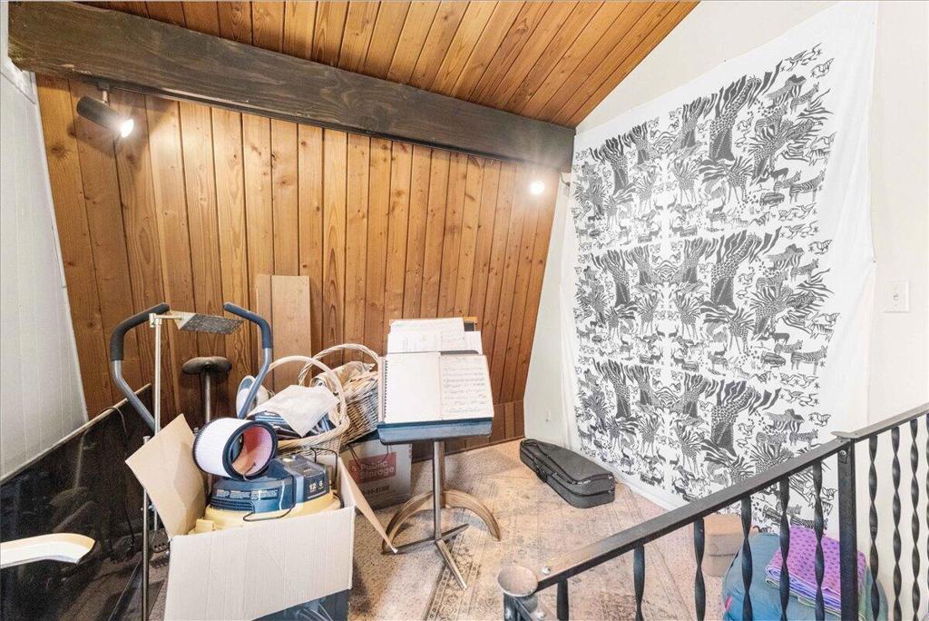 566 Santa Barbara Avenue Property Photo 25