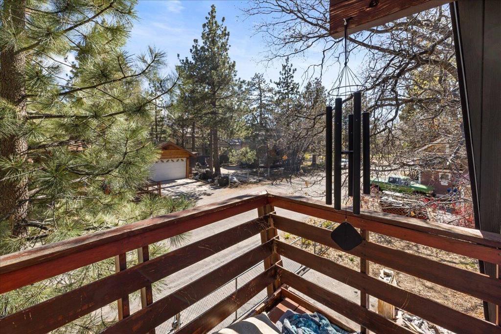 566 Santa Barbara Avenue Property Photo 32