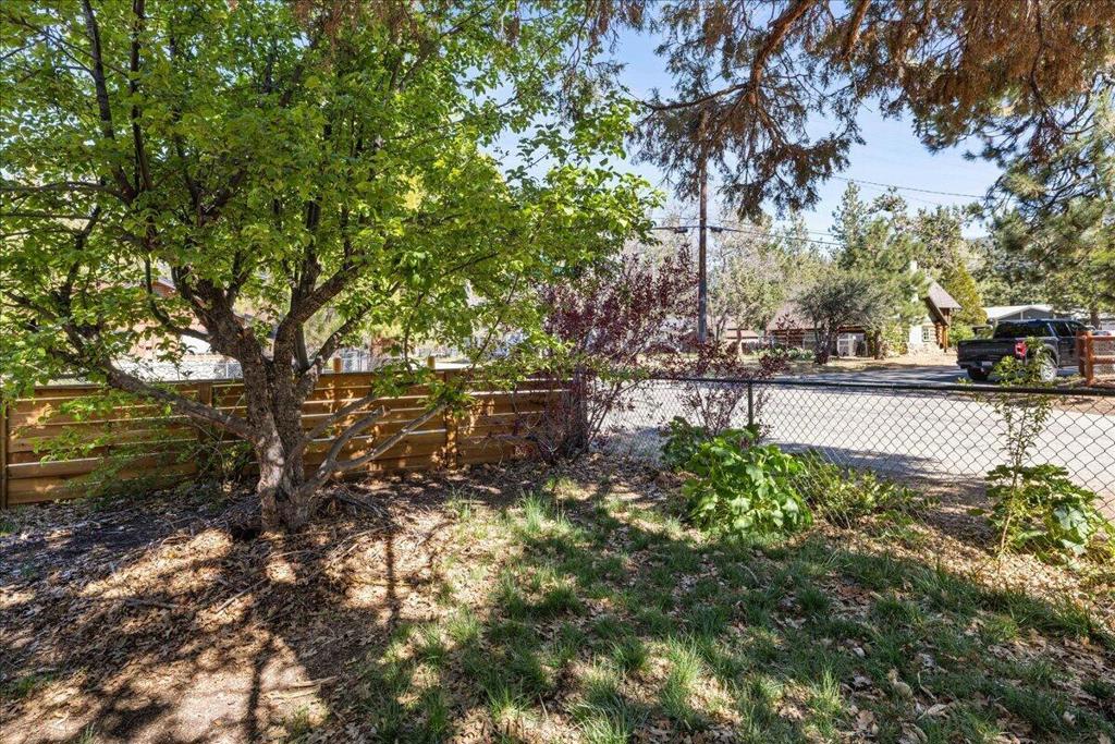 566 Santa Barbara Avenue Property Photo 35