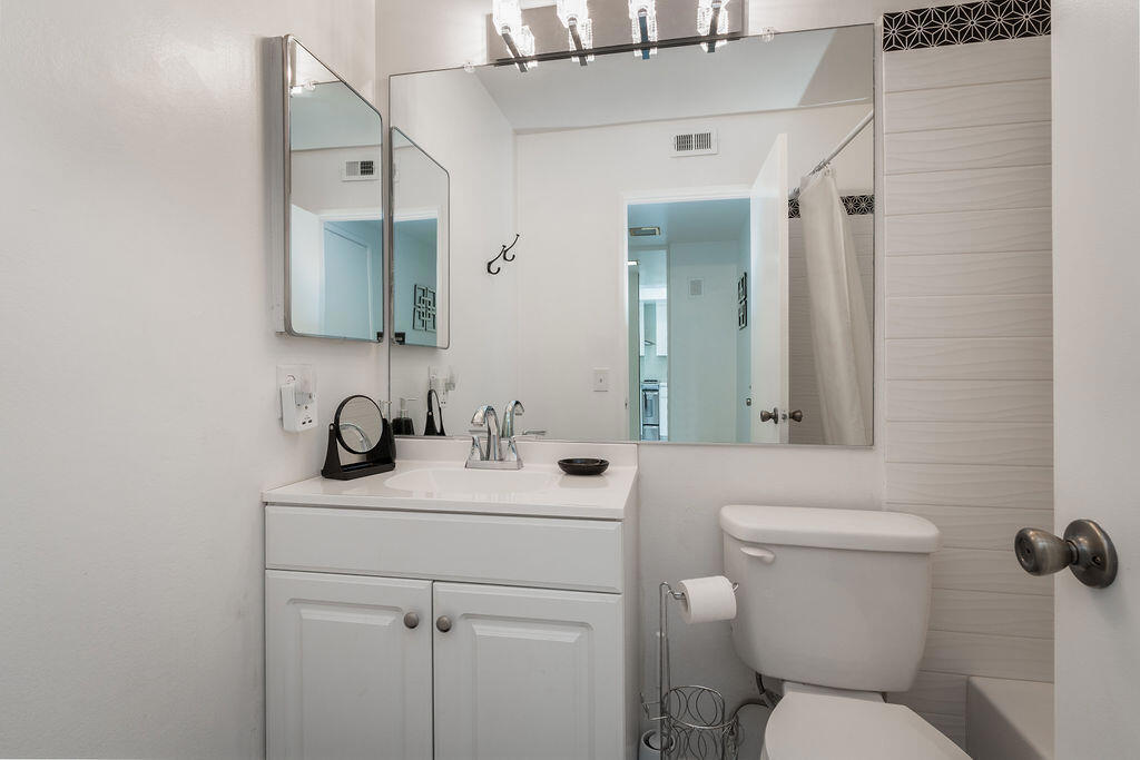689 N Majorca Circle Property Photo 17
