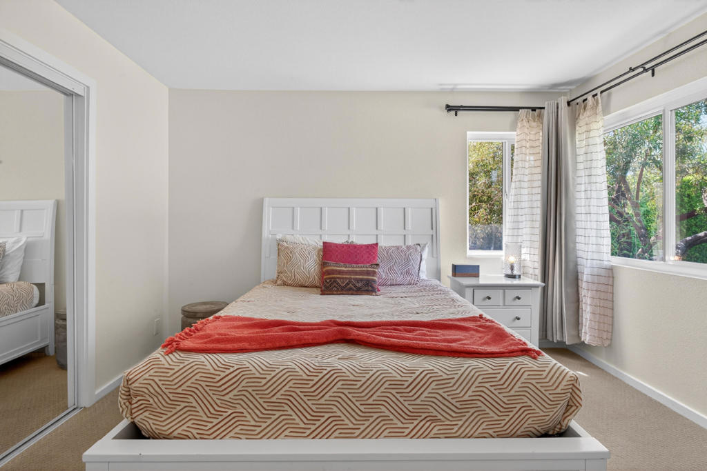 2109 E Paseo Gracia Property Photo 27