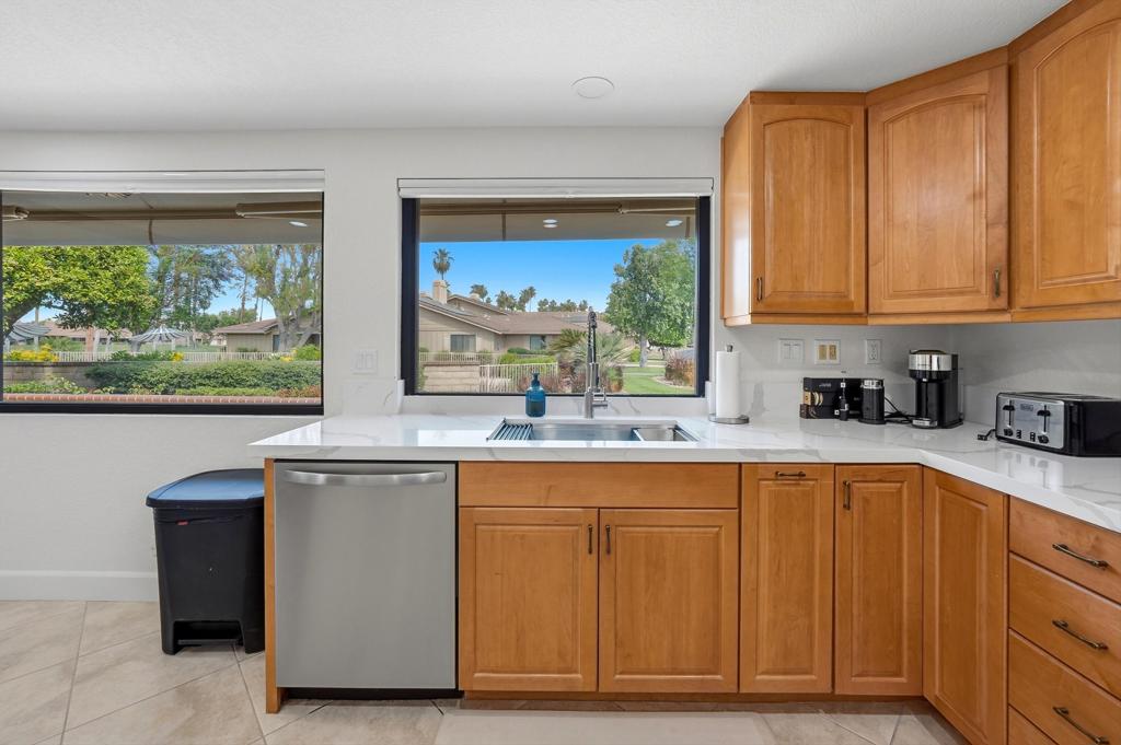 2 Maximo Way Property Photo 4