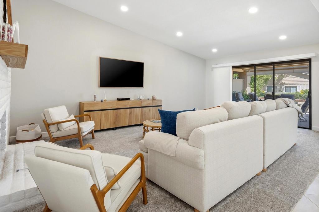 2 Maximo Way Property Photo 12