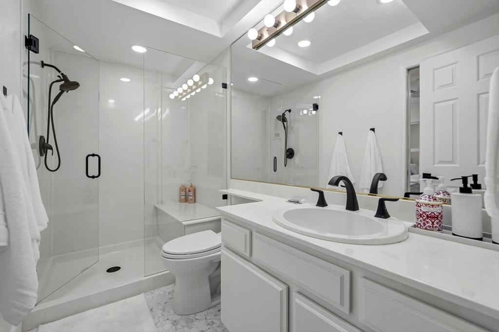 2 Maximo Way Property Photo 16
