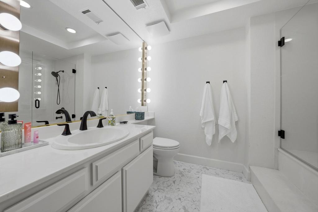2 Maximo Way Property Photo 20