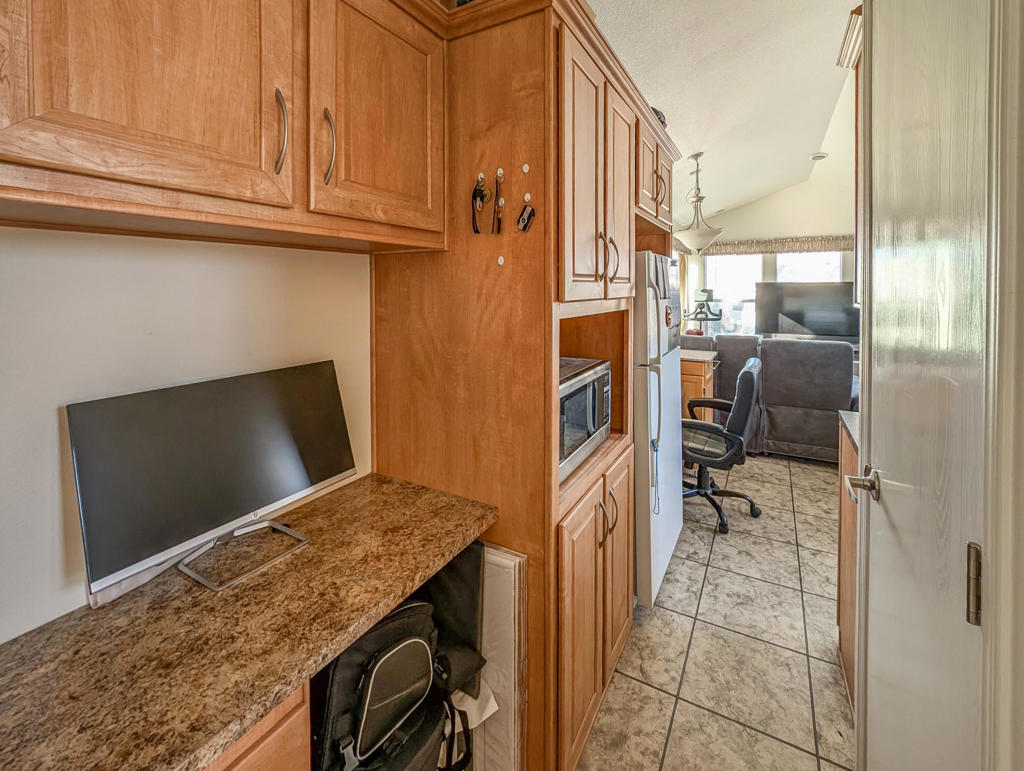 70200 Dillon Road 350 Property Photo 14