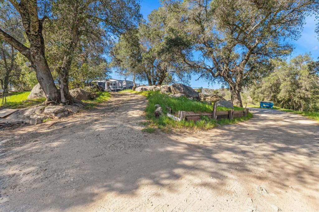 18565 Keyes Drive Property Photo 3