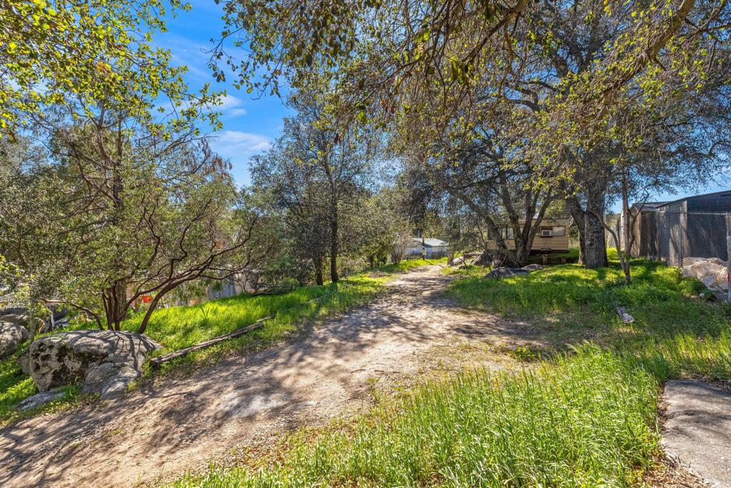 18565 Keyes Drive Property Photo 4