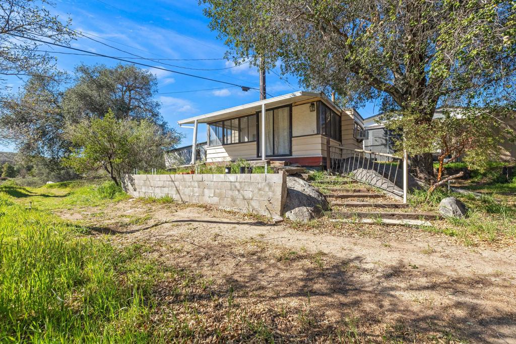 18565 Keyes Drive Property Photo 6