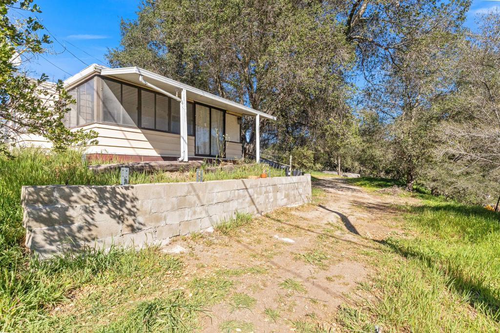18565 Keyes Drive Property Photo 8