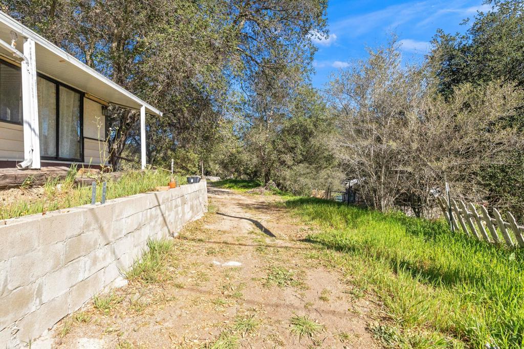 18565 Keyes Drive Property Photo 9