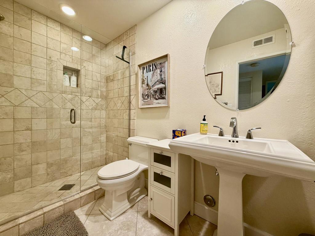 240 Santa Barbara Circle Property Photo 14