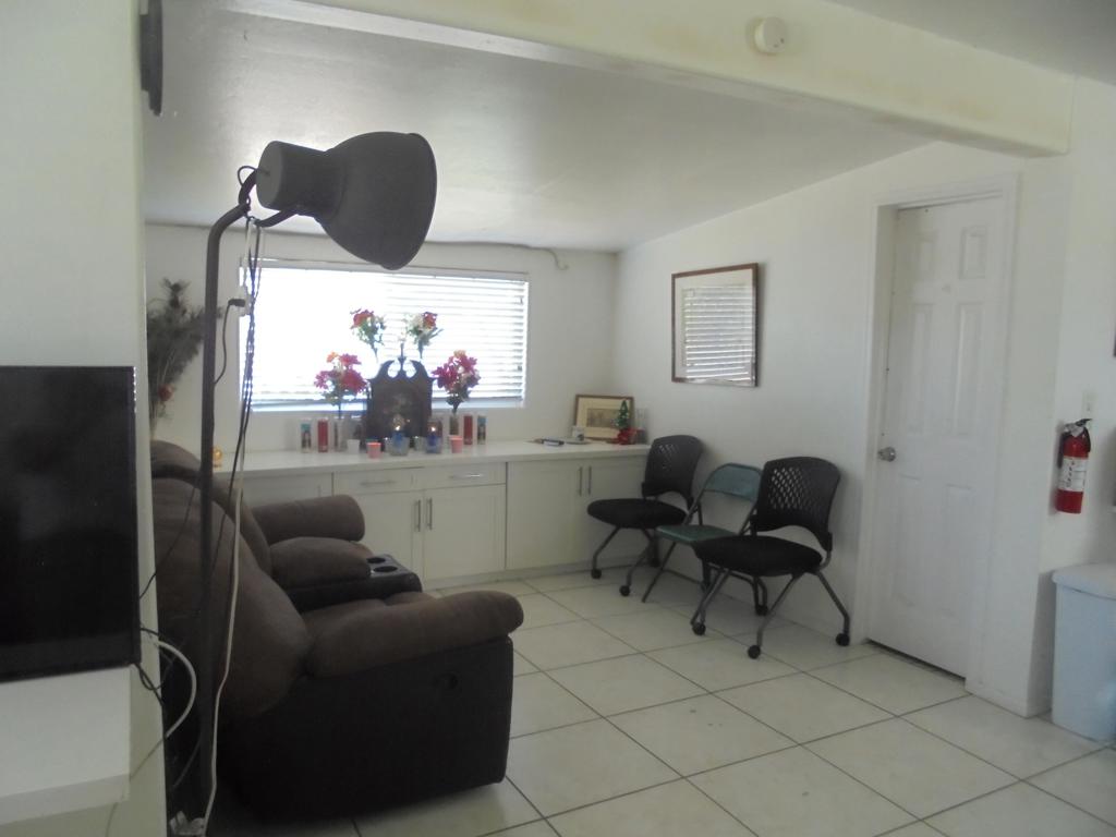 949 Wells Street Property Photo 31