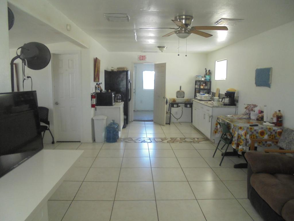 949 Wells Street Property Photo 32