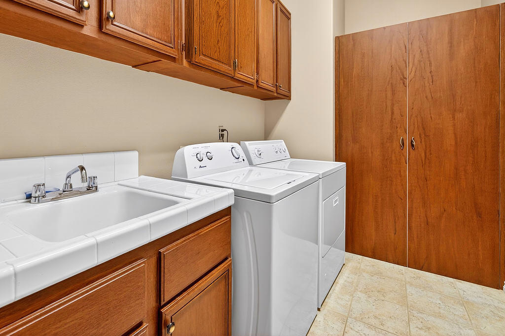 128 Kavenish Drive Property Photo 12