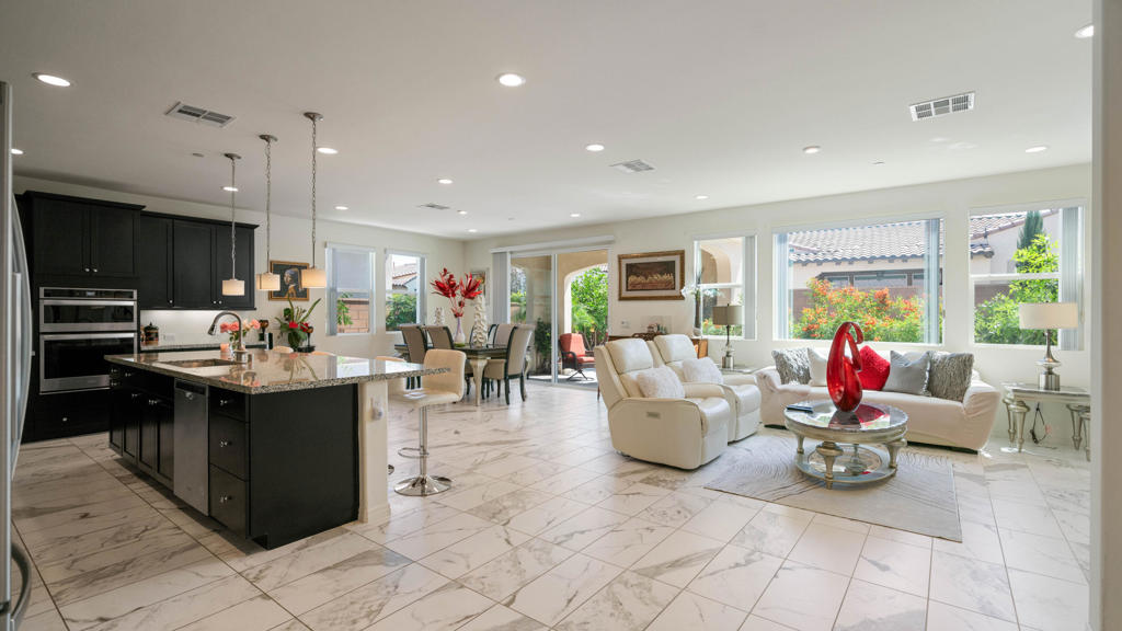 51938 Via Tolosa Property Photo 2