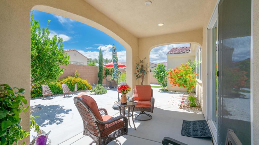 51938 Via Tolosa Property Photo 4
