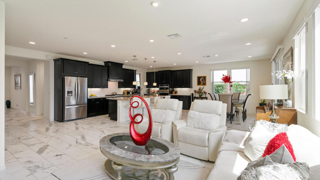 51938 Via Tolosa Property Photo 8