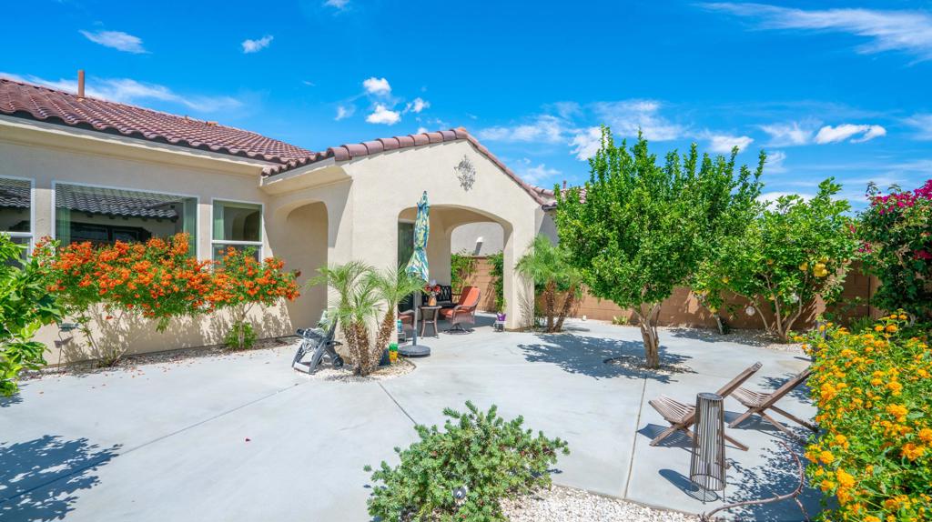 51938 Via Tolosa Property Photo 8