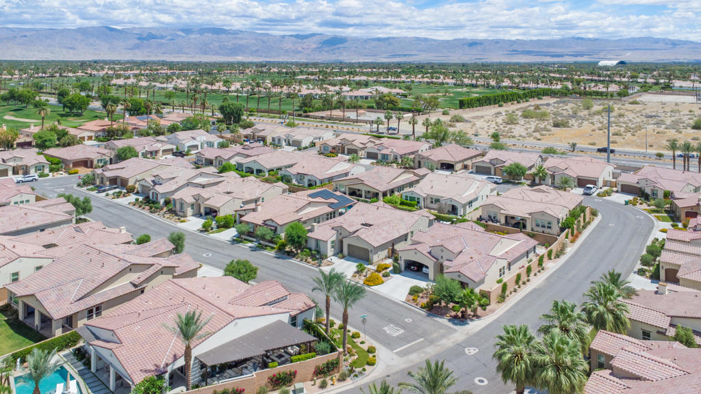 51938 Via Tolosa Property Photo 31
