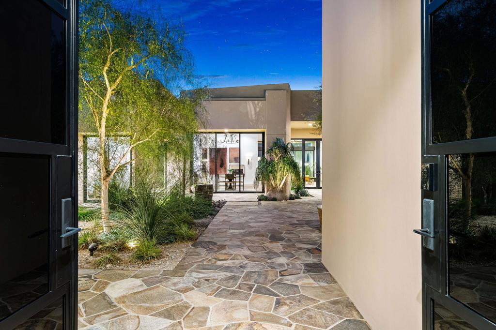 74381 Desert Bajada Trail Property Photo 10