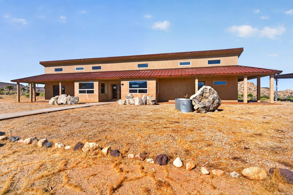 53105 Chia Trail Property Photo 2
