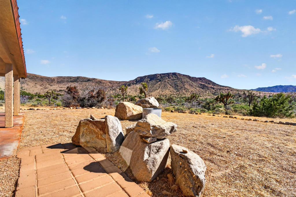 53105 Chia Trail Property Photo 5