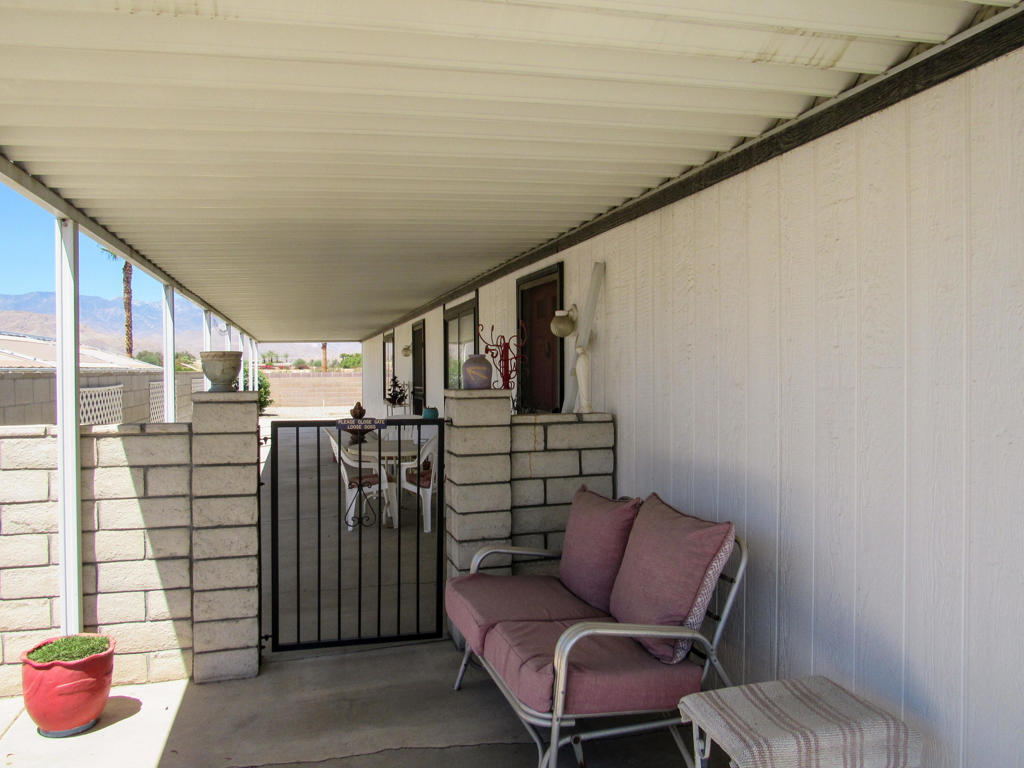 38521 Commons Valley Drive Property Photo 2