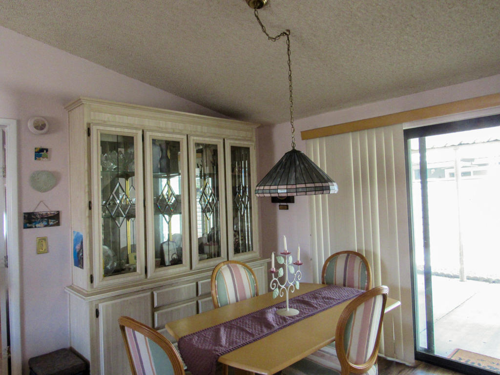38521 Commons Valley Drive Property Photo 8