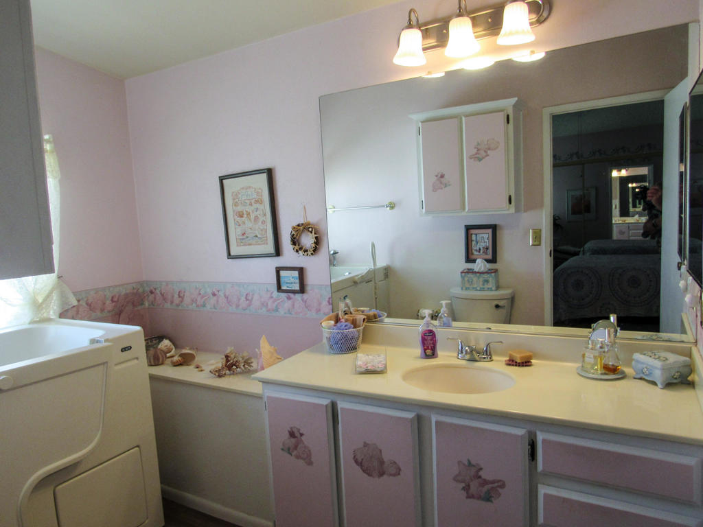 38521 Commons Valley Drive Property Photo 14