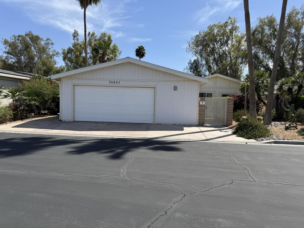74637 Mexicali Rose Property Photo 10
