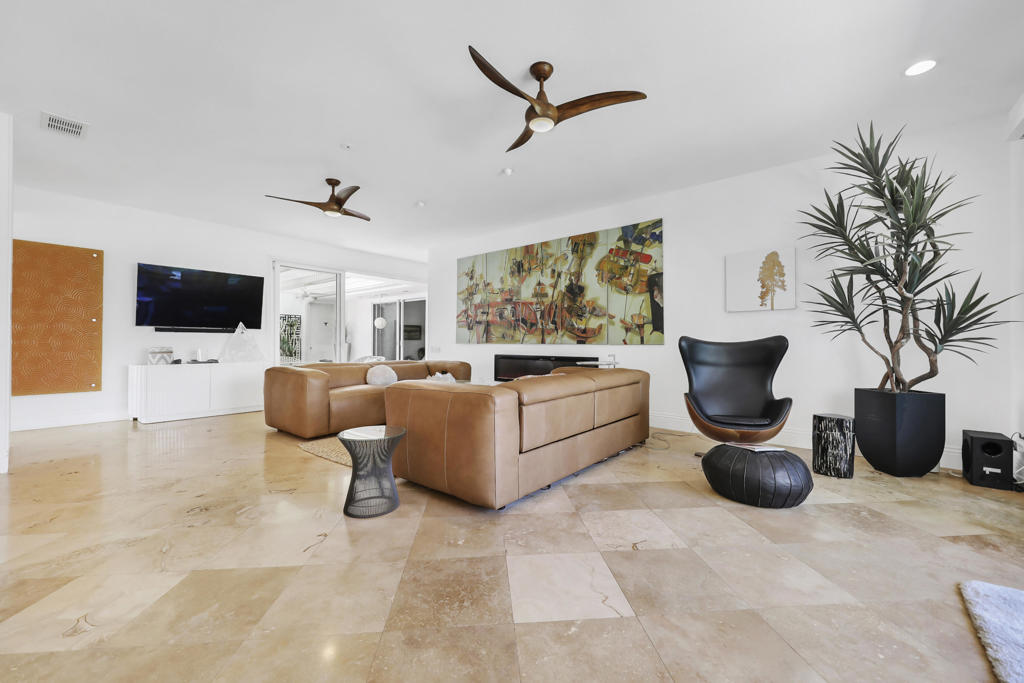 49845 Lago Drive Property Photo 5