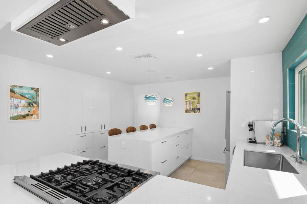 411 E Racquet Club Road Property Photo 14