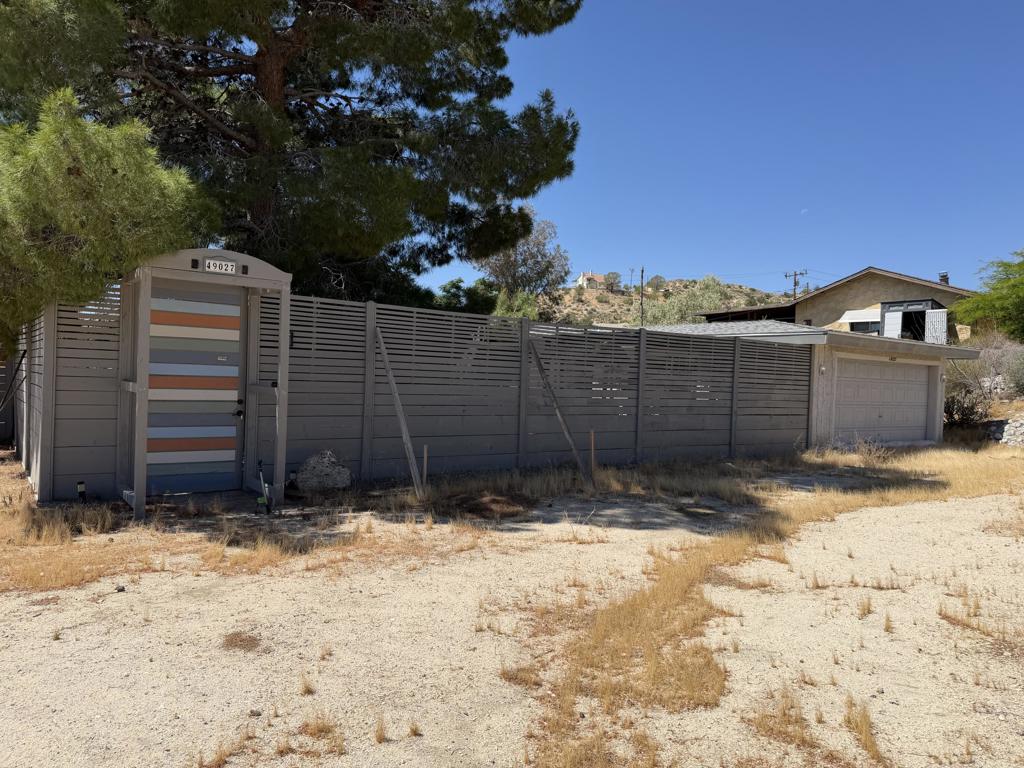 49027 Hibiscus Drive Property Photo 2