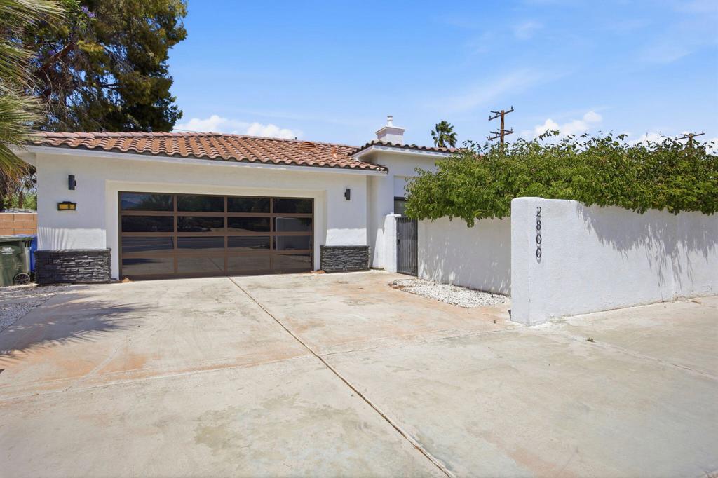 2800 E Vista Chino Property Photo 2