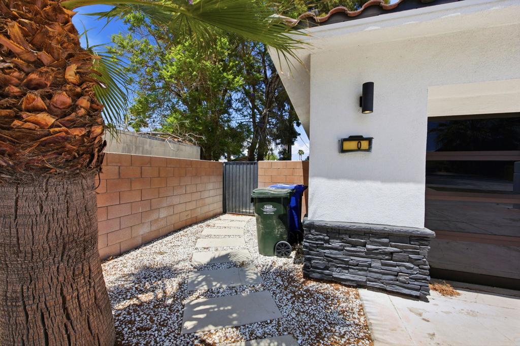 2800 E Vista Chino Property Photo 42