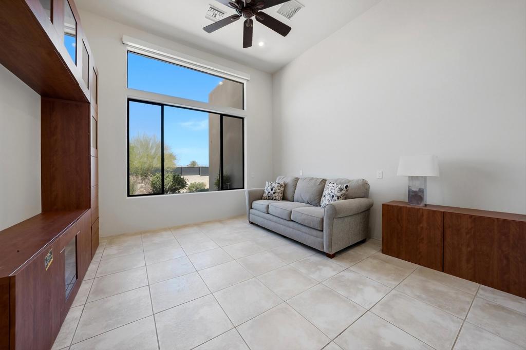 47200 Desert Lily Drive Property Photo 33